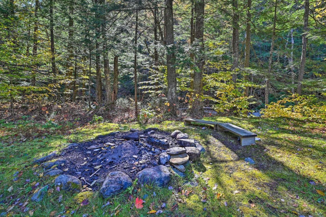 Remote Cabin With Fire Pit 3 Miles To Stowe Mtn! Exteriör bild