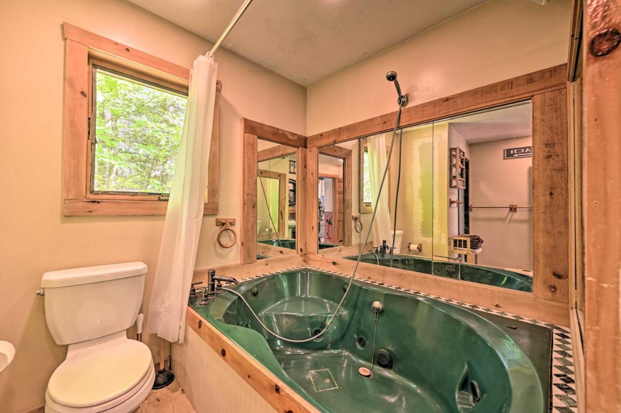 Remote Cabin With Fire Pit 3 Miles To Stowe Mtn! Exteriör bild