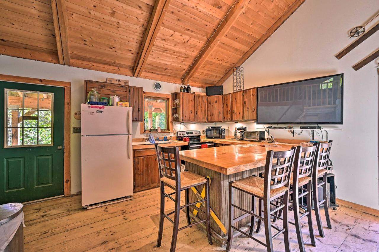 Remote Cabin With Fire Pit 3 Miles To Stowe Mtn! Exteriör bild